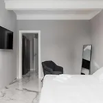 Q71 Timeless Aparthotel 4*