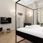 Q71 Timeless Aparthotel