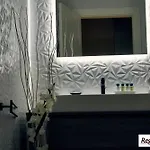 Q71 Timeless Aparthotel 4*