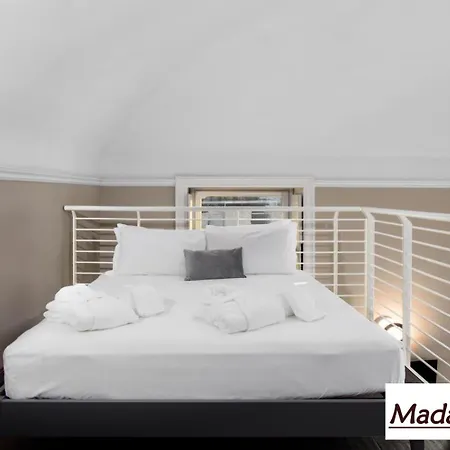 Q71 Timeless Aparthotel