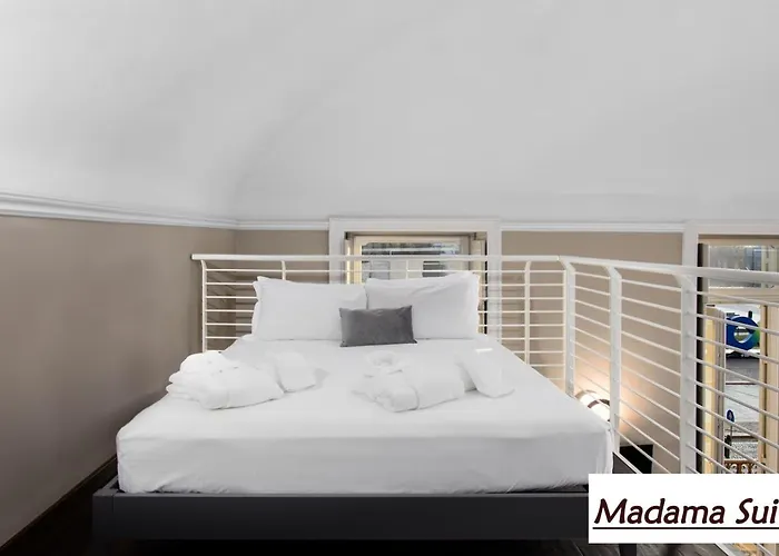 Q71 Timeless Aparthotel